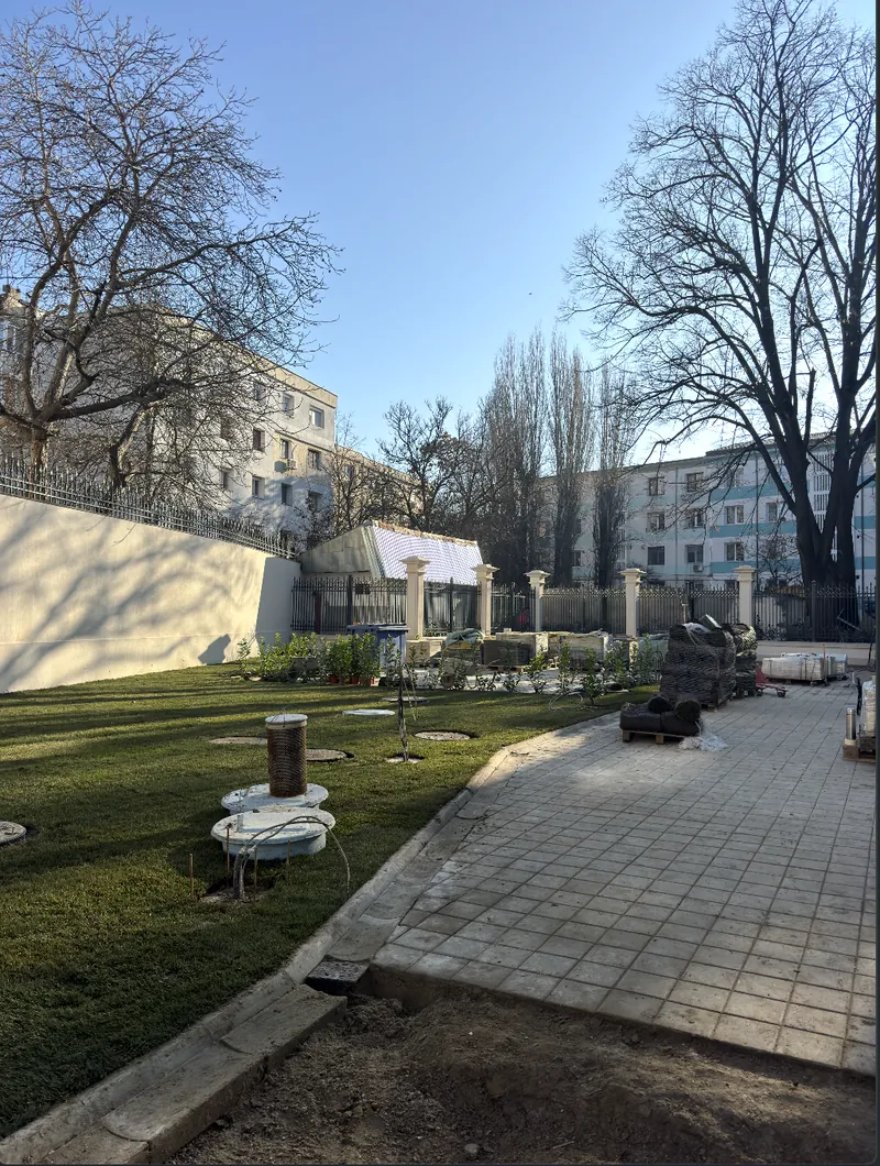 Banca Națională a României — foto 3 (montaj conducte în șanț)