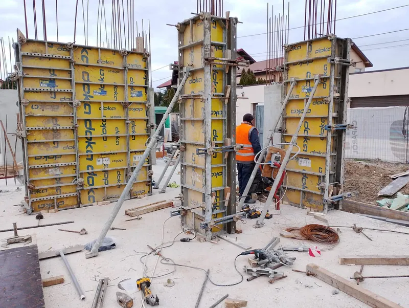 Fundații pentru construcție — foto 6 (săpătură fundație / turnare)