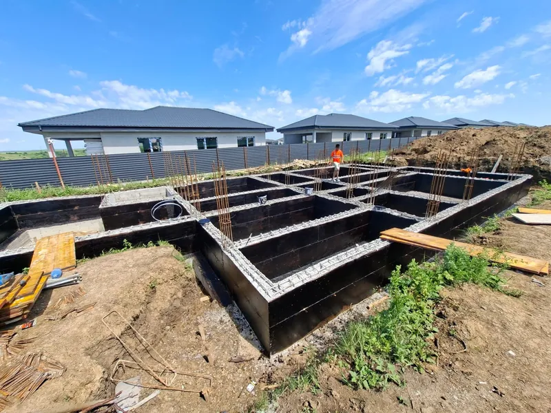 Fundații pentru construcție — foto 1 (săpătură fundație / turnare)