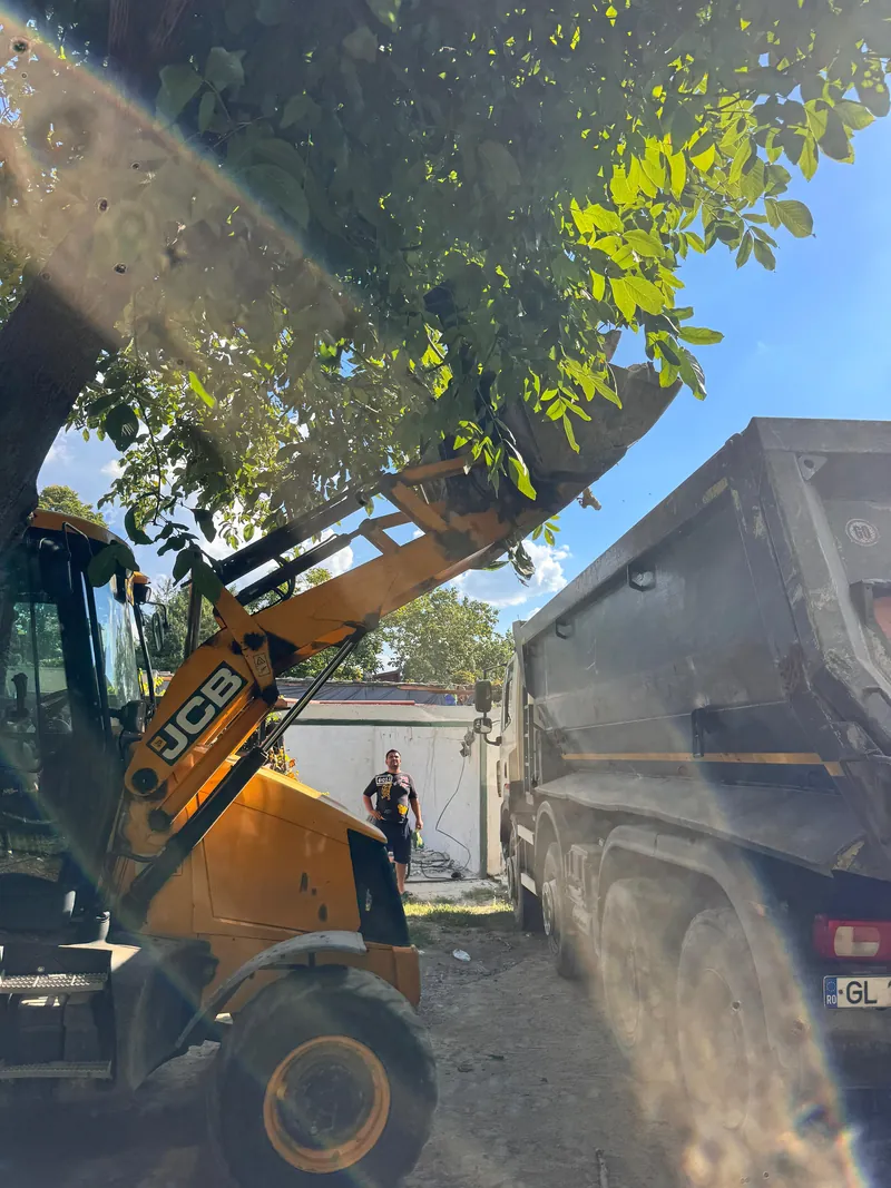 Demolare și evacuare — foto 2 (demolare mecanizată)