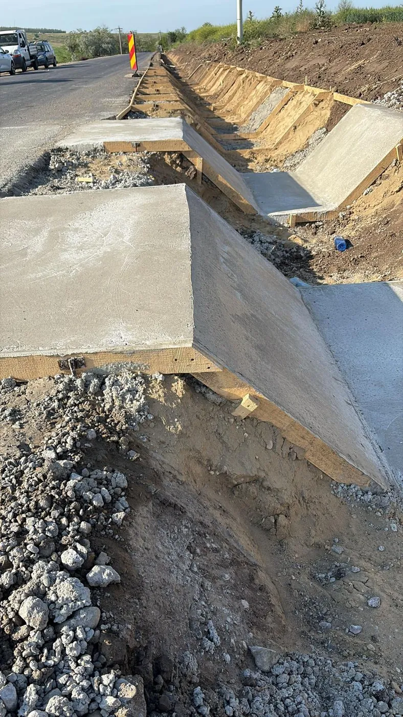 Rigole carosabile și șanțuri betonate — foto 3 (rigole montate)