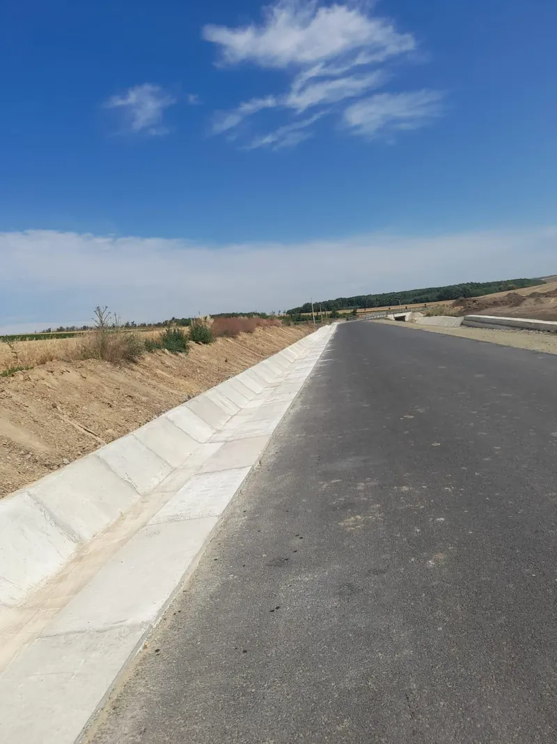 Rigole carosabile și șanțuri betonate — foto 4 (rigole montate)